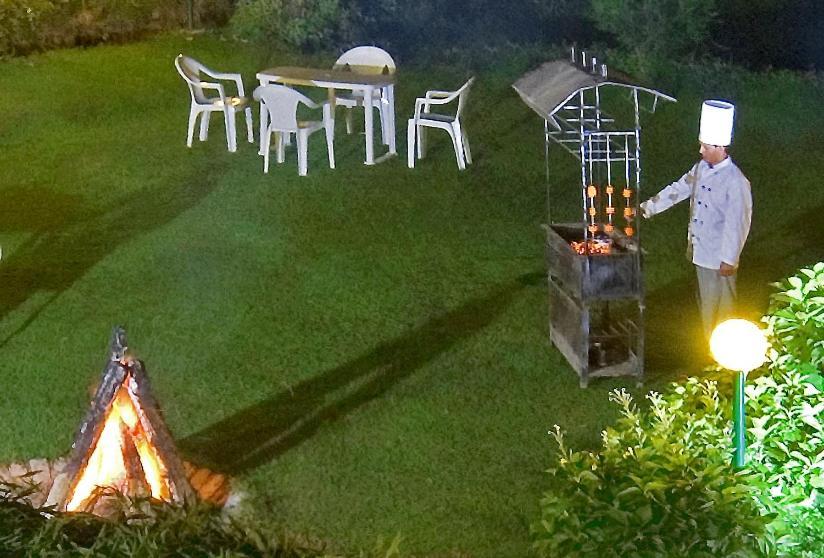 De Vivendi Resorts With 35000 Sqft Open Lawn With Bbq Manāli Exterior foto